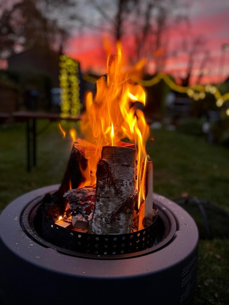 g91a8d05f7a5c814d59262997836b5b7ba8e2c3c41a4ad2b58efc5dd997ab5bea5a8b5504f44ca66e8651ed676549c1f0dbdc60a80406d276d6de5bd73d70851f_1280-6790721 fire, campfire, nature, sunset, dusk, garden, bonfire
